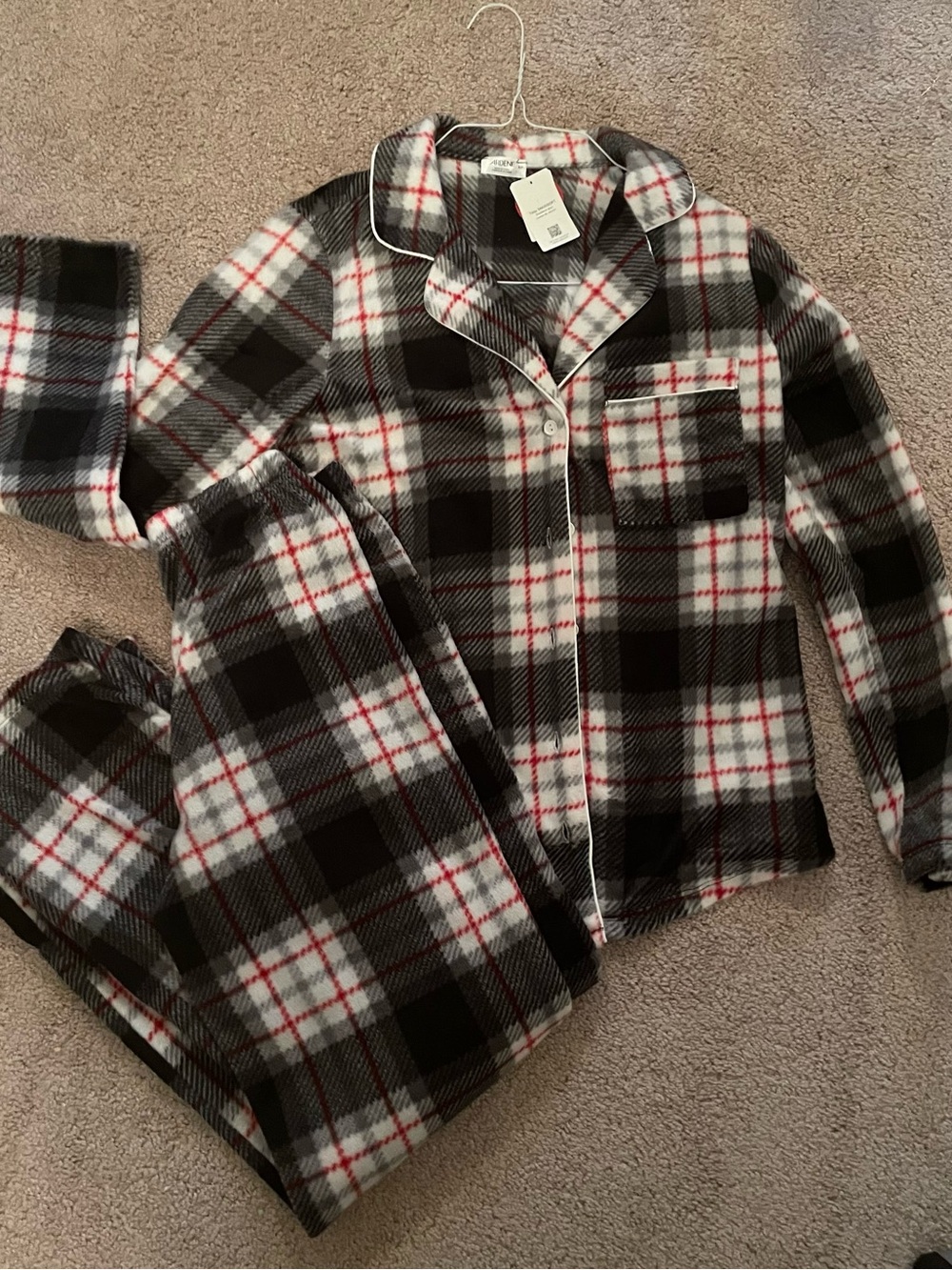 Ardene Plaid Fleece Women’s Pajama Set - Black, White & Red